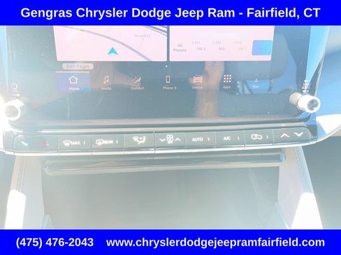 Certified 2025 Jeep Wagoneer 4WD w/ HD Trailer Tow Package image 51
