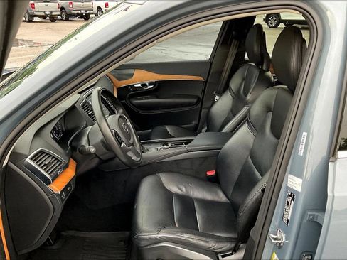Used 2021 Volvo XC90 T6 Momentum AWD/4WD image 22