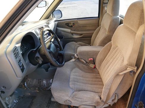 Used 2000 Chevrolet S10 Pickup LS w/ Preferred Equipment Group image 53