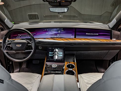 Used 2025 Cadillac Escalade Sport Platinum image 15