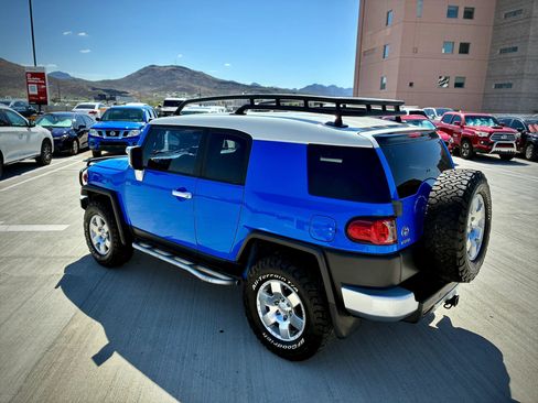 Used 2008 Toyota FJ Cruiser 4WD image 6
