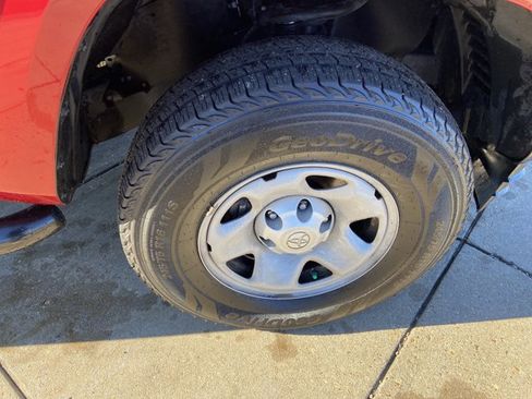 Used 2019 Toyota Tacoma SR image 31