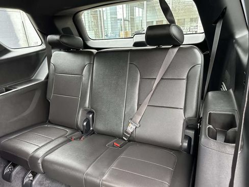 Used 2023 Chevrolet Traverse Premier AWD/4WD image 10