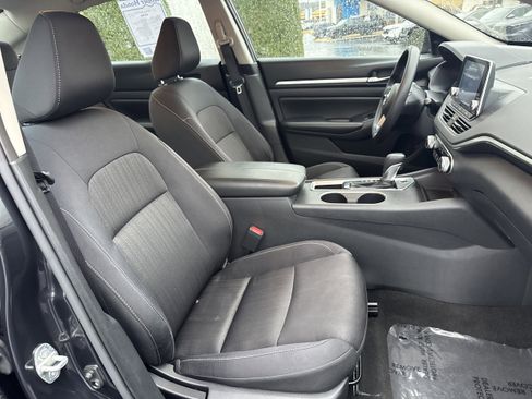 Used 2022 Nissan Altima 2.5 SV image 13