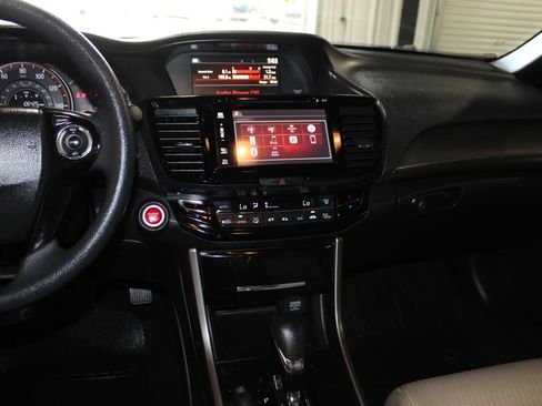 Used 2016 Honda Accord EX image 13