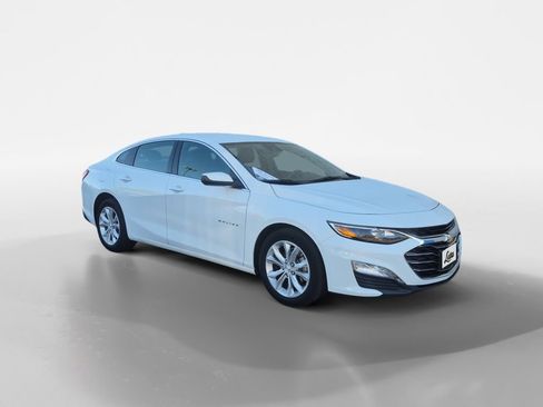 Used 2024 Chevrolet Malibu LT image 2