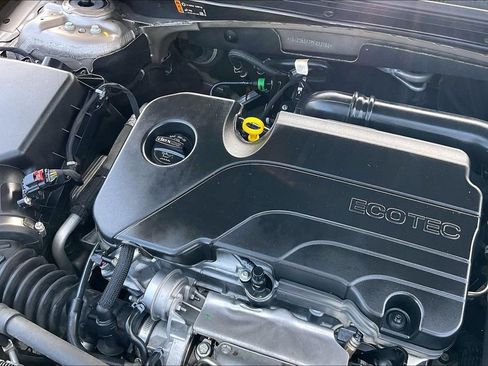 Used 2023 Chevrolet Malibu LT FWD image 32