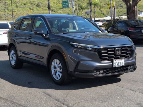 Used 2023 Honda CR-V LX image 7