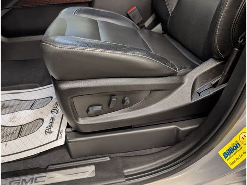 Used 2019 GMC Yukon SLT w/ HD Trailering Package AWD/4WD image 7
