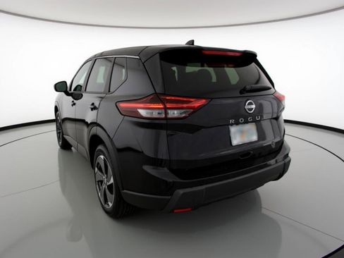 Used 2025 Nissan Rogue SV FWD image 6