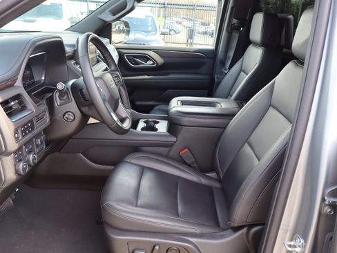 Used 2024 Chevrolet Suburban Z71 w/ Luxury Package AWD/4WD image 20