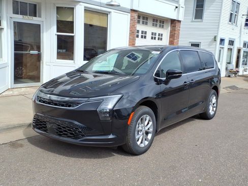 New 2027 Chrysler Pacifica Select w/ Family Tech Group AWD/4WD image 2