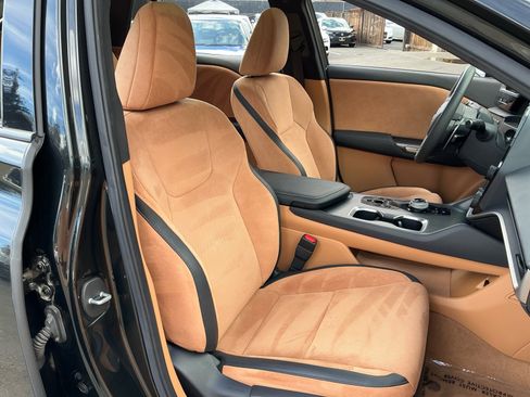 Used 2023 Lexus RZ 450e Premium image 22