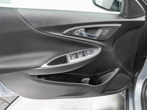 Used 2025 Chevrolet Malibu RS FWD image 21