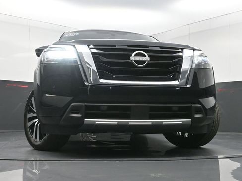 Used 2025 Nissan Pathfinder Platinum w/ Cargo Package FWD image 31