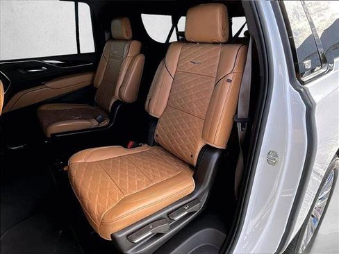 Used 2023 Cadillac Escalade ESV Sport w/ LPO, ONYX Package image 28