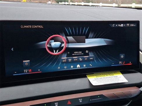 Used 2025 BMW X3 xDrive30i w/ Premium Package image 18