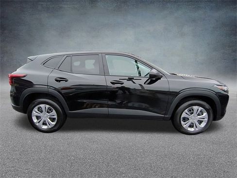 Certified 2024 Chevrolet Trax LS image 10