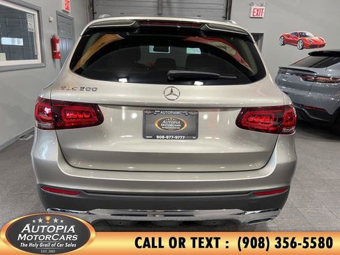 Used 2022 Mercedes-Benz GLC 300 image 4