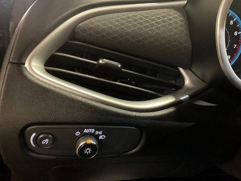 Used 2023 Chevrolet Malibu LT image 37