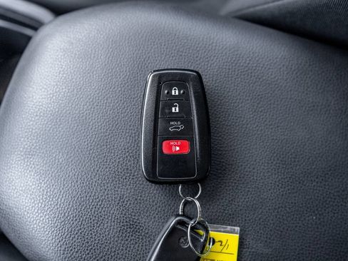 Used 2020 Toyota RAV4 XLE w/ Convenience Package AWD/4WD image 32