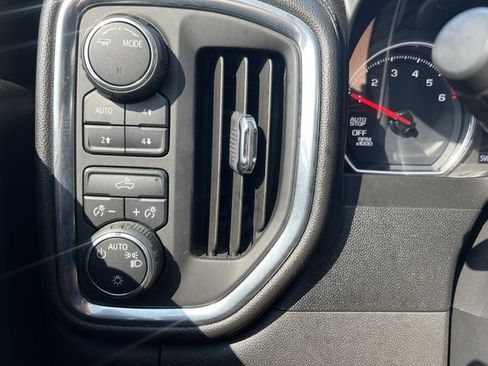 Used 2020 Chevrolet Silverado 1500 LT w/ Texas Edition image 21