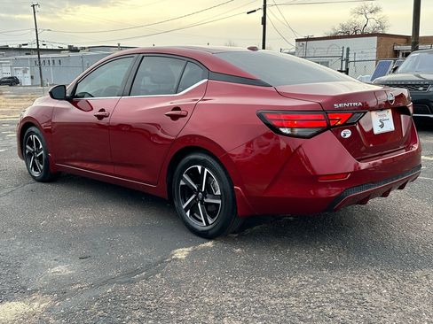 Used 2024 Nissan Sentra SV image 3
