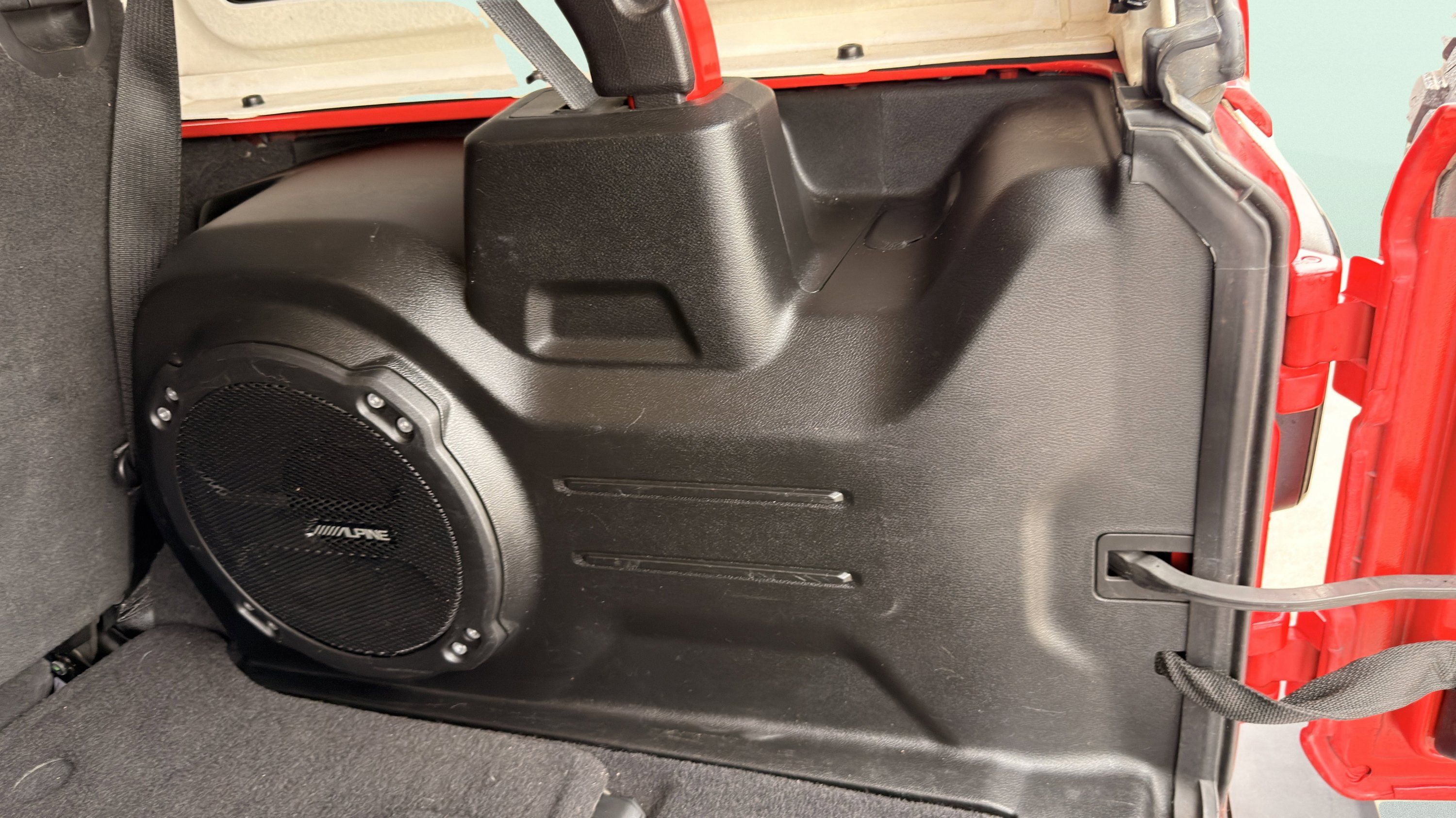 Used 2018 Jeep Wrangler Unlimited Sahara w/ Uconnect 4C Nav & Sound Group AWD/4WD image 33