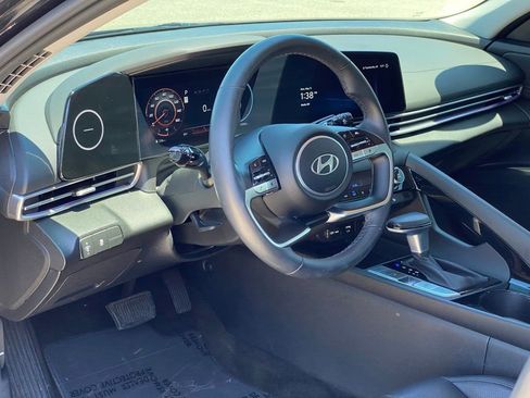 Used 2024 Hyundai Elantra Limited FWD image 10