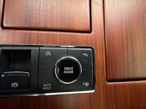 Used 2020 Lincoln Navigator Reserve AWD/4WD image 13