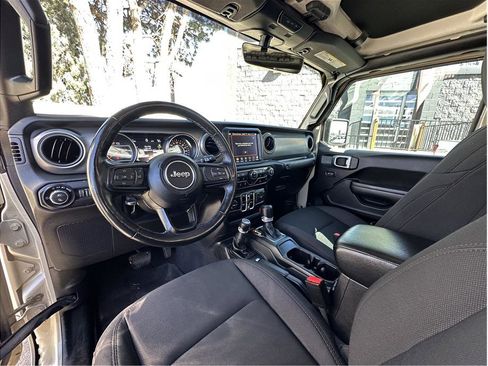 Used 2022 Jeep Gladiator Sport image 14