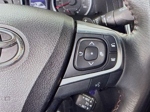 Used 2017 Toyota Camry SE image 15