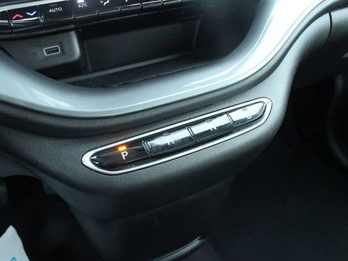 Used 2024 FIAT 500 e FWD image 18