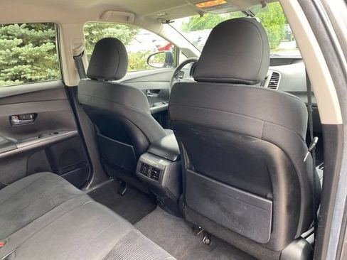 Used 2013 Toyota Venza LE FWD image 22