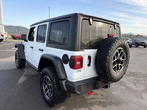 Used 2025 Jeep Wrangler Unlimited Rubicon AWD/4WD image 8