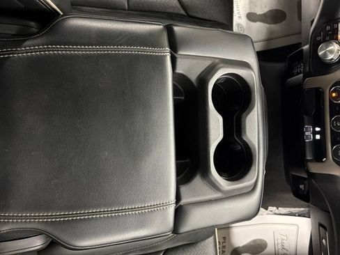 Used 2019 RAM 1500 Laramie AWD/4WD image 17