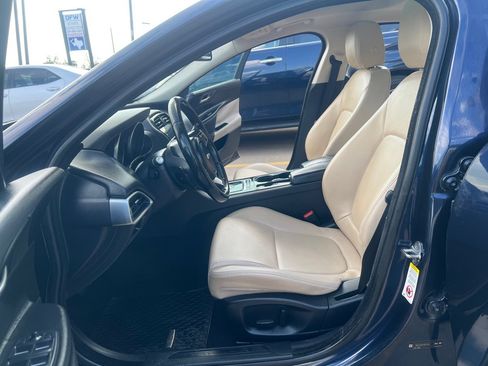 Used 2017 Jaguar XE RWD image 12