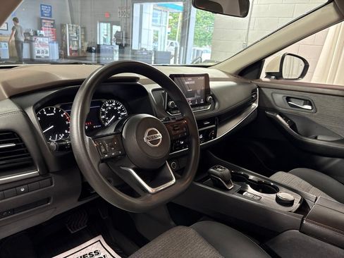 Used 2021 Nissan Rogue SV AWD/4WD image 16