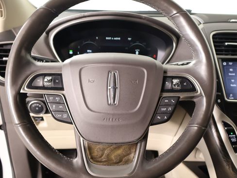 Used 2019 Lincoln Nautilus Reserve w/ Ultimate Package image 3