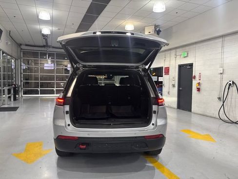 Used 2022 Jeep Grand Cherokee Trailhawk AWD/4WD image 44