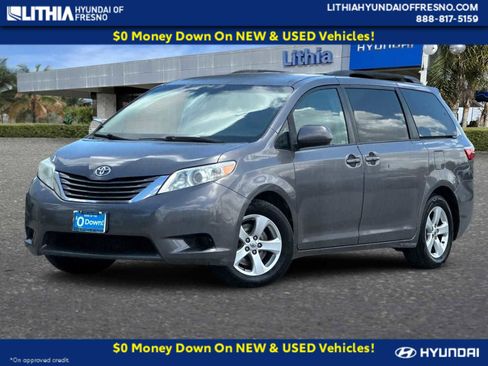 Used 2015 Toyota Sienna LE FWD image 1