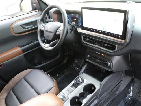 Used 2025 Ford Bronco Sport Outer Banks w/ Outer Banks Tech Package+ AWD/4WD image 14
