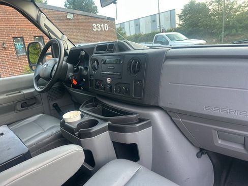 Used 2014 Ford E-250 and Econoline 250 RWD image 14