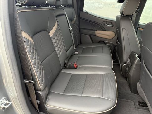 Used 2023 GMC Canyon Denali image 14