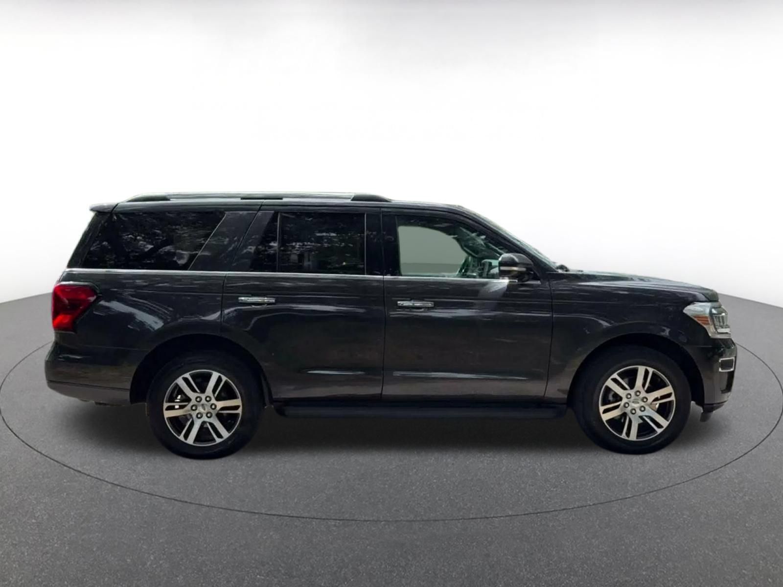 Used 2024 Ford Expedition Limited RWD image 16