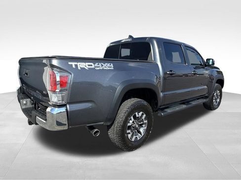 Used 2023 Toyota Tacoma TRD Off-Road w/ Black Out Package (TMS) AWD/4WD image 9