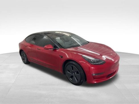 Used 2021 Tesla Model 3 Standard Range Plus image 5