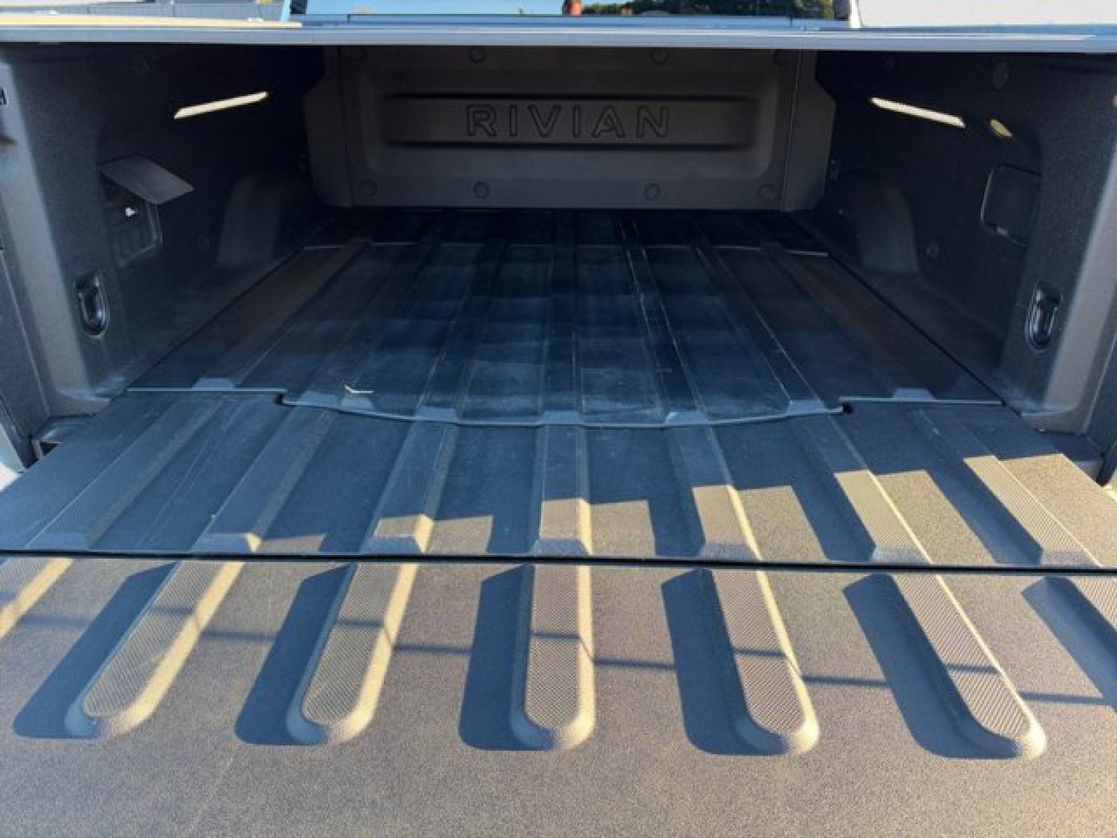 Used 2023 Rivian R1T Adventure Dual AWD/4WD image 20