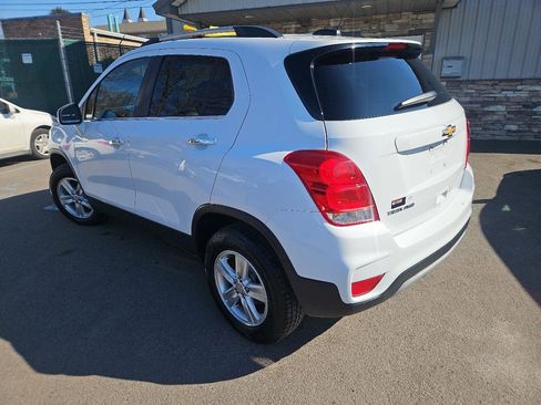 Used 2017 Chevrolet Trax LT w/ LT Convenience Package image 5