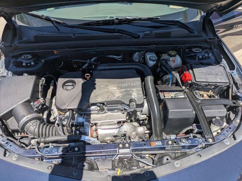 Used 2017 Chevrolet Malibu LT FWD image 34